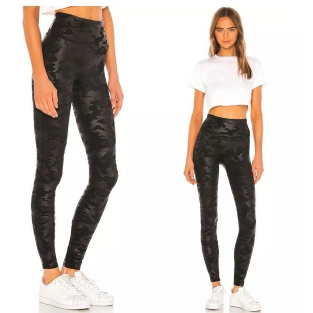 Spanx Faux Leather Camouflage Pants Leggings Size Small 20185R